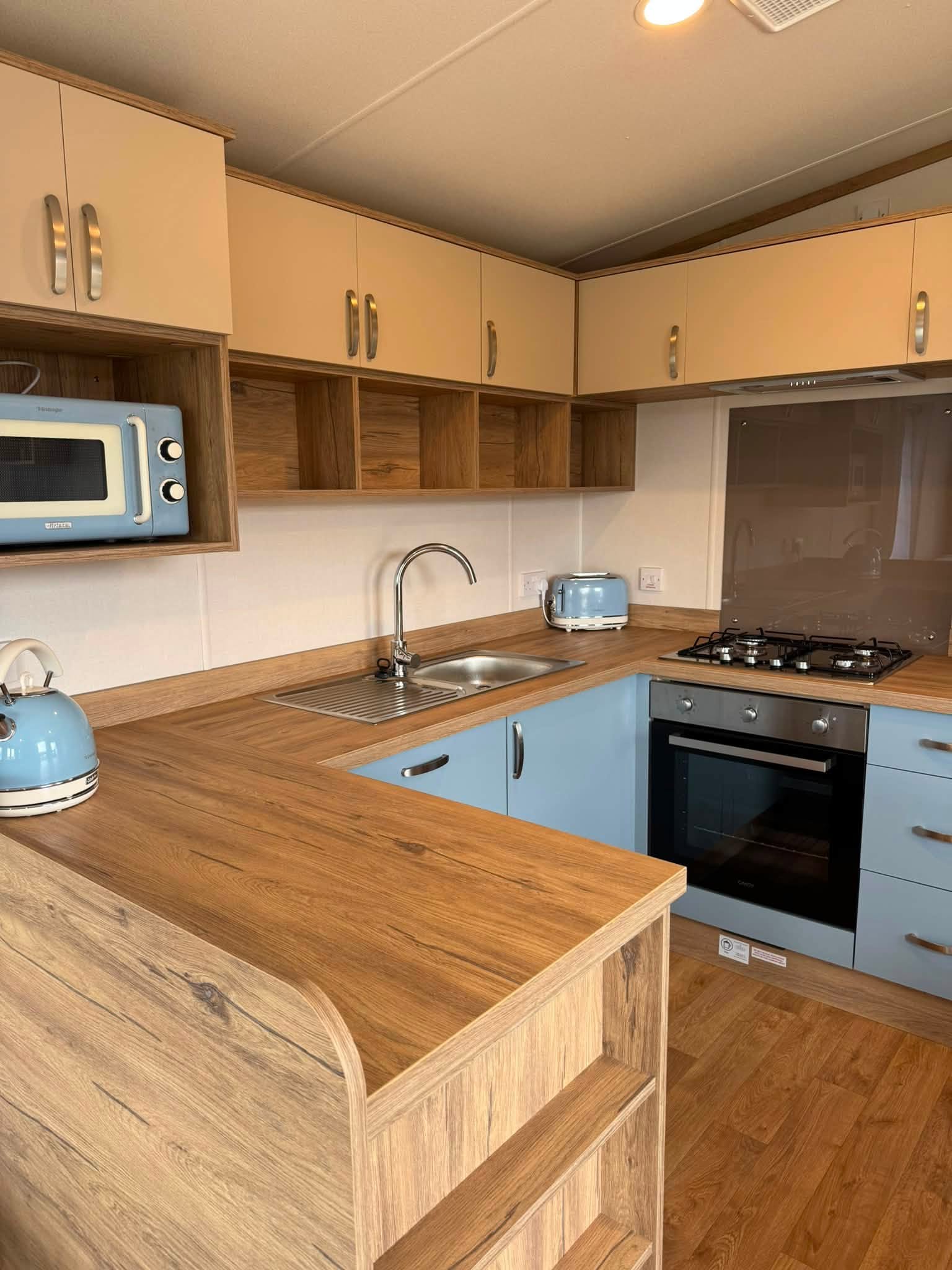Luxury Regal Henley Lodge - Image 6